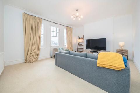 3 bedroom flat for sale, Chiswick High Road, London W4