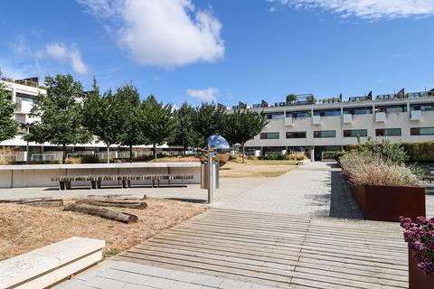 Gabriel Square, St. Albans, Hertfordshire, AL1