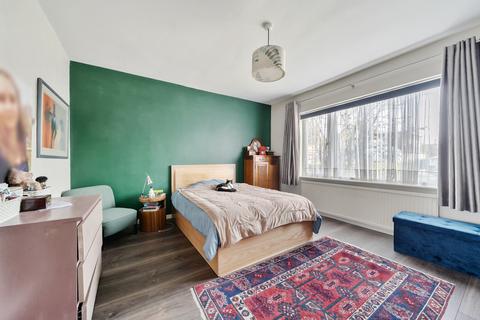 5 bedroom bungalow for sale, Grasmere Gardens, Harrow