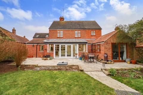 4 bedroom detached house for sale, Heath Road, Dersingham