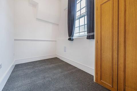 2 bedroom flat to rent, Kings Street, Maidstone, ME14