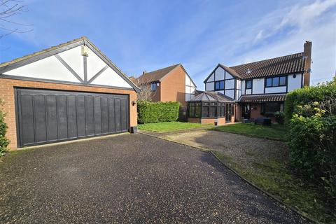 4 bedroom detached house for sale, River Walk, Great Yarmouth