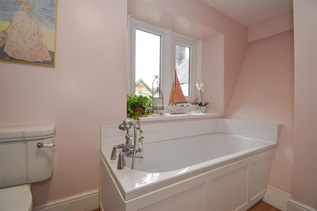 Garden House Bathroom c.jpg