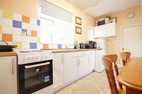 1 bedroom flat for sale, 37 Cliff Road, Hornsea