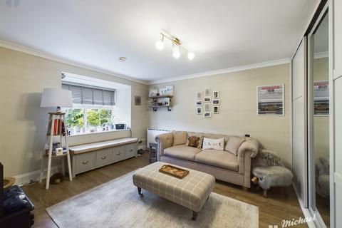 Studio for sale, Buckland Wharf Court, Buckland, Aylesbury