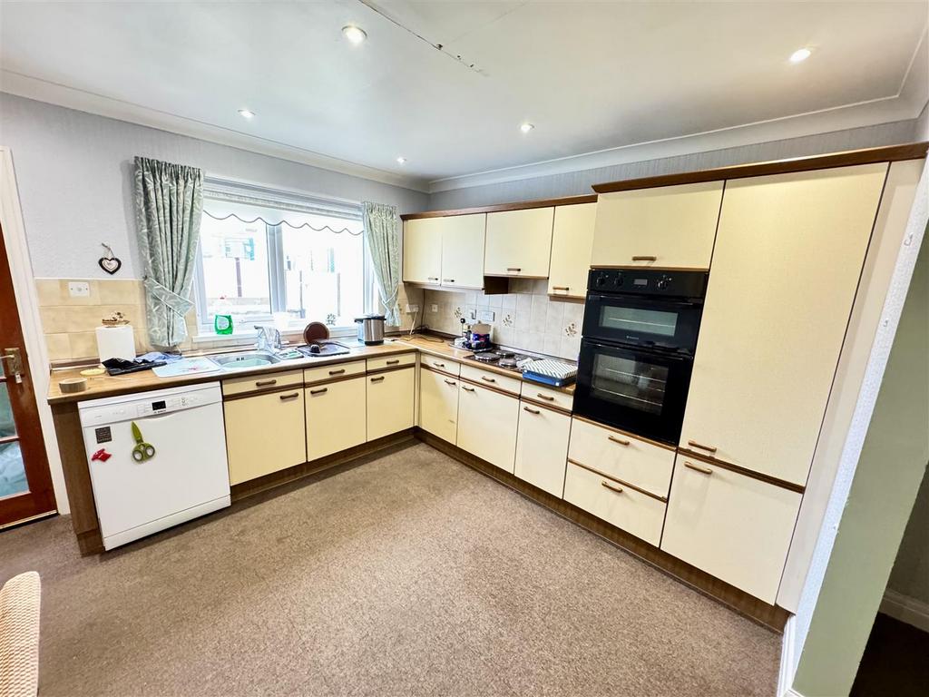 Open plan kithchen/dining room