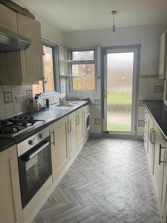 2 bedroom end of terrace house to rent, Woodrow Avenue, Hayes