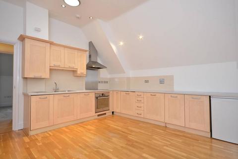 3 bedroom flat for sale, Valentine House, Guildford, GU1