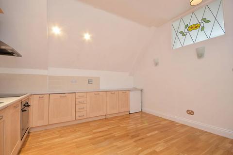 3 bedroom flat for sale, Valentine House, Guildford, GU1