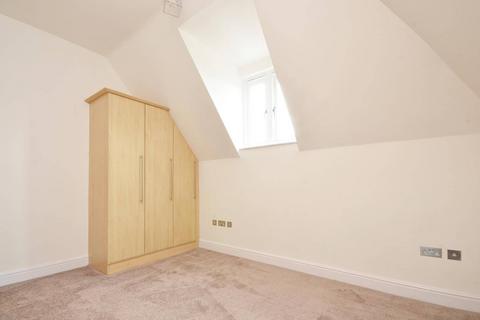 3 bedroom flat for sale, Valentine House, Guildford, GU1