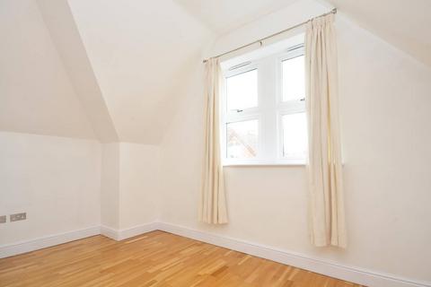 3 bedroom flat for sale, Valentine House, Guildford, GU1