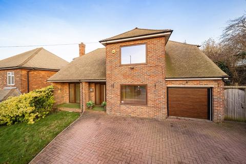 3 bedroom detached house for sale, Valley Drive, Gravesend DA12