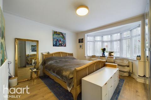 1 bedroom maisonette for sale, Coles Green Road, London