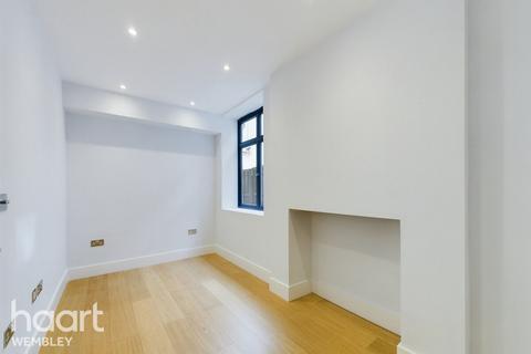 4 bedroom apartment for sale, Brondesbury Park, LONDON