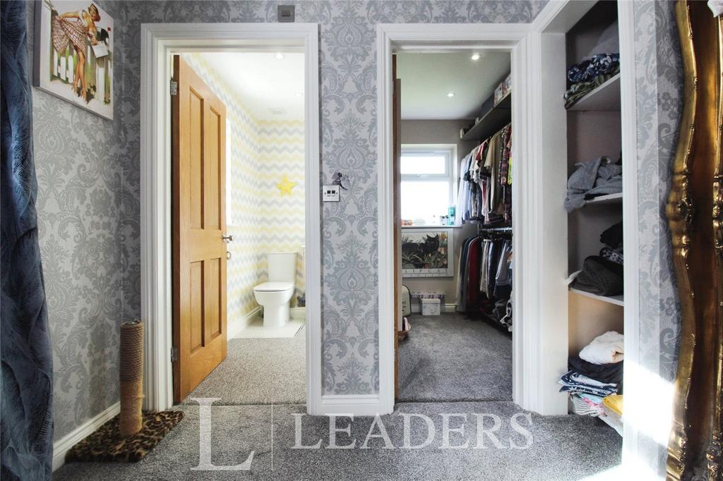 Cloaroom &amp; Dressing