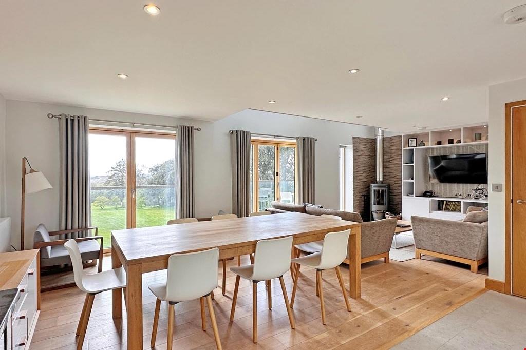 376e7fc3-f719-4f77-9651-18b3db1b5c43