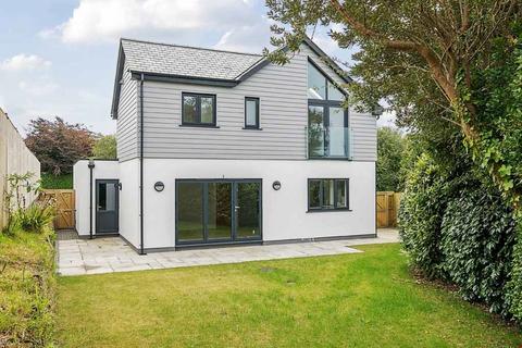 Bre Lowarth Hillcrest, Helston, TR13 8UN