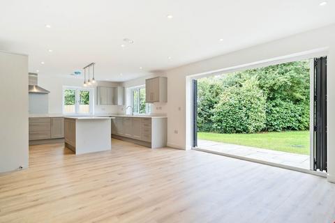 Bre Lowarth Hillcrest, Helston, TR13 8UN