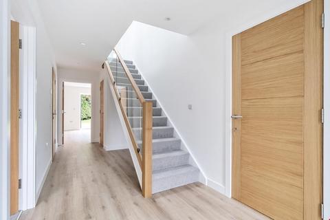Bre Lowarth Hillcrest, Helston, TR13 8UN