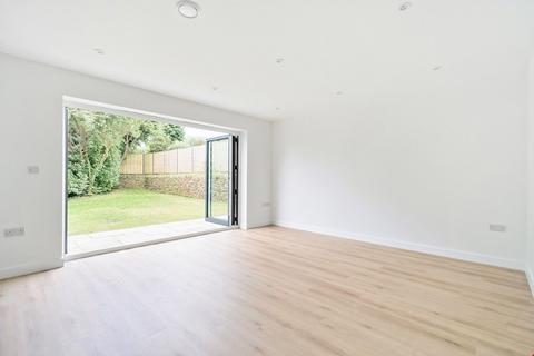 Bre Lowarth Hillcrest, Helston, TR13 8UN