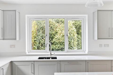Bre Lowarth Hillcrest, Helston, TR13 8UN