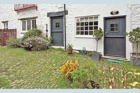 1 bedroom ground floor flat for sale, New Street, Penzance - West Cornwall