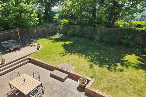 8 Lime Close, Chartham, Canterbury, CT4 7TX