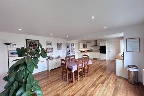 8 Lime Close, Chartham, Canterbury, CT4 7TX