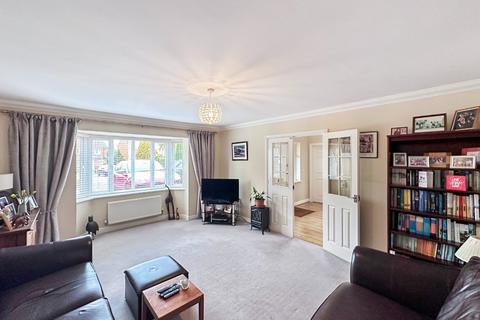8 Lime Close, Chartham, Canterbury, CT4 7TX
