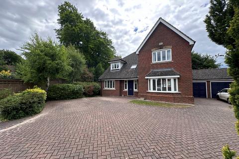 8 Lime Close, Chartham, Canterbury, CT4 7TX