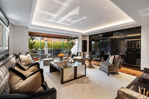3 bedroom apartment to rent, Upper Grosvenor Street, London, W1K