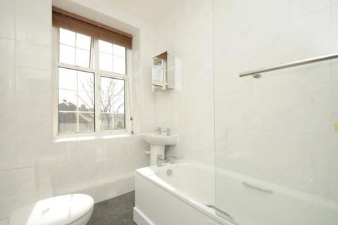 2 bedroom flat for sale, Heathfied Court,  Chiswick ,  W4,  W4