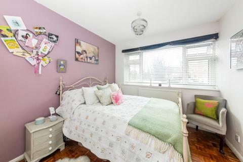 1 bedroom flat for sale, Heathedge, Sydenham, London, SE26