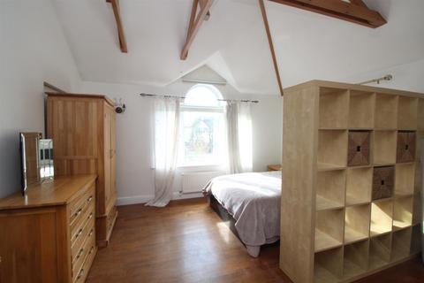 Studio to rent, Wymondley Road, Hitchin SG4