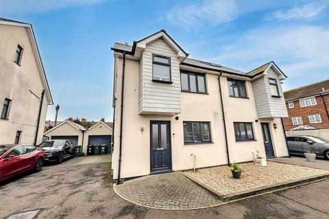 4 bedroom semi-detached house for sale, Swan Mews, Eastbourne