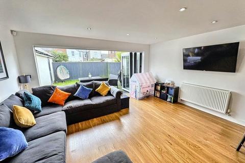 4 bedroom semi-detached house for sale, Swan Mews, Eastbourne