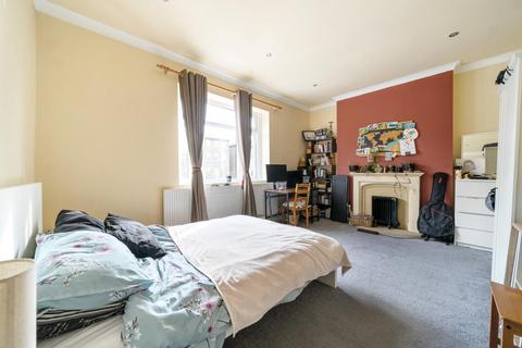 3 bedroom flat for sale, Brondesbury Road, Queens Park