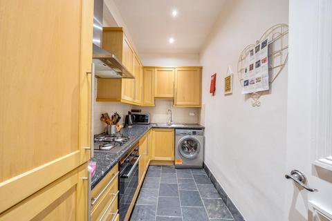 3 bedroom flat for sale, Brondesbury Road, Queens Park