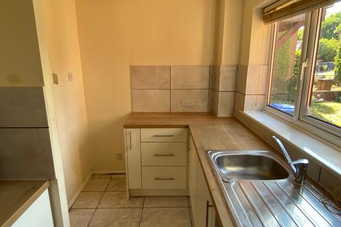 2 bedroom terraced house to rent, Mallard Close, West Hunsbury, Northampton, NN4 9UR