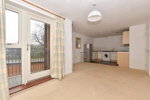 1 bedroom flat for sale, Hever Gardens, Ashford, Kent