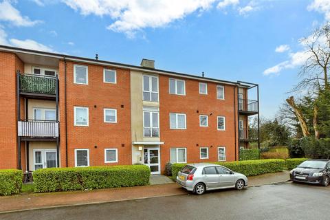 1 bedroom flat for sale, Hever Gardens, Ashford, Kent