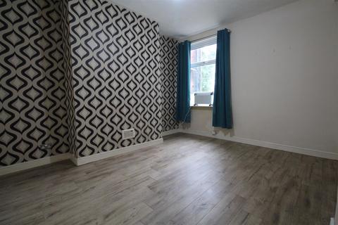 3 bedroom terraced house to rent, Crown Lane, Horwich