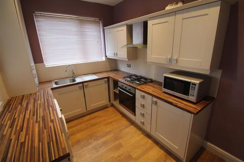 3 bedroom terraced house to rent, Crown Lane, Horwich