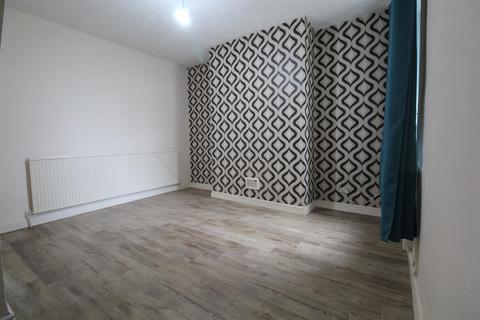 3 bedroom terraced house to rent, Crown Lane, Horwich