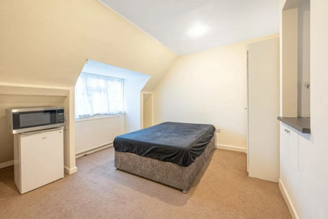 Studio to rent, The Market Place, London NW11