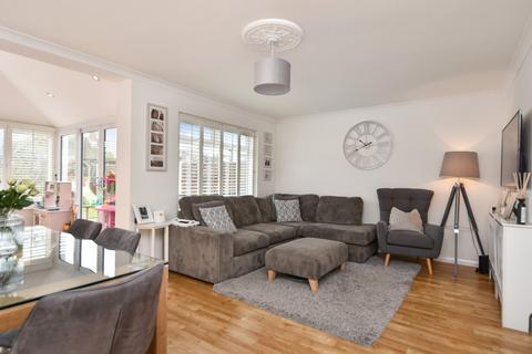 36 Admirals Walk, Shoeburyness, Southend-on-sea, SS3 9HS