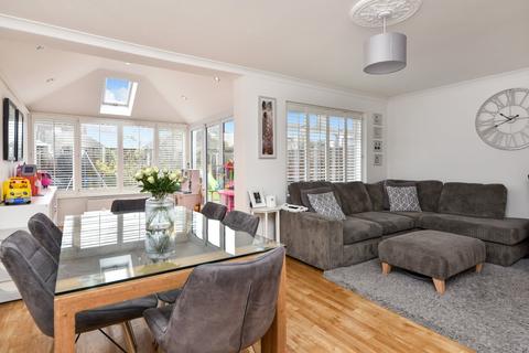 36 Admirals Walk, Shoeburyness, Southend-on-sea, SS3 9HS