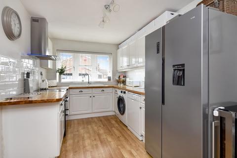 36 Admirals Walk, Shoeburyness, Southend-on-sea, SS3 9HS