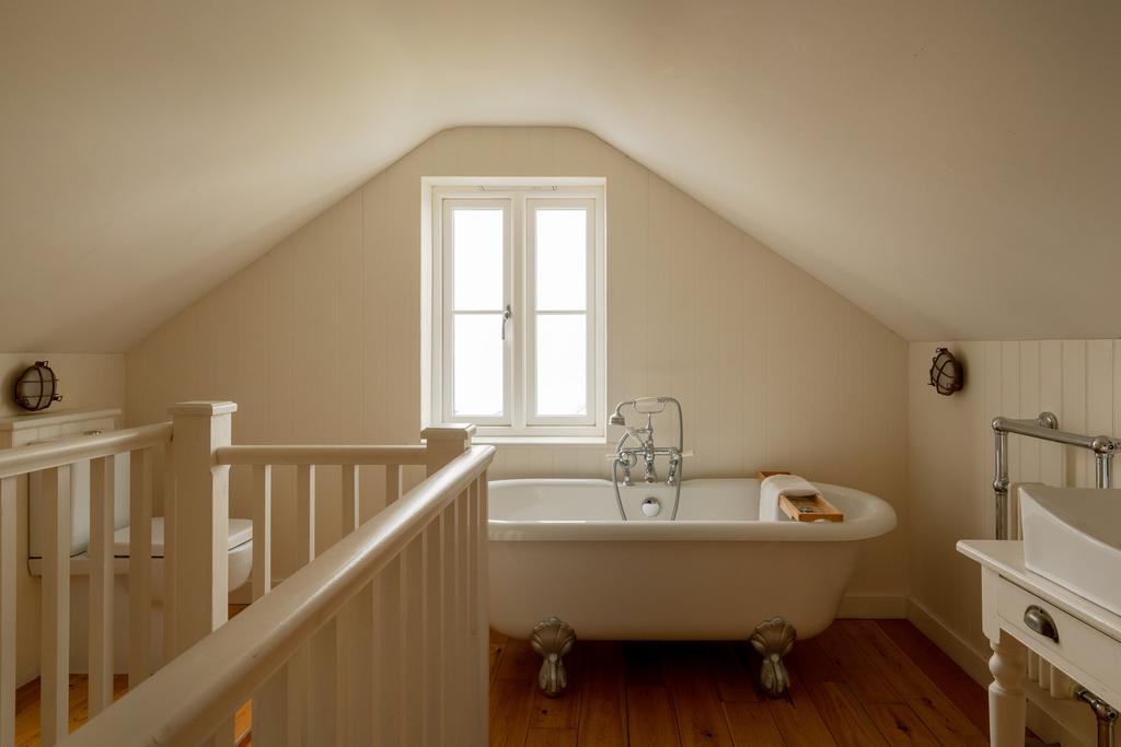 262474 - Trafalgar Cottage, North Road CT14 8 BJ...