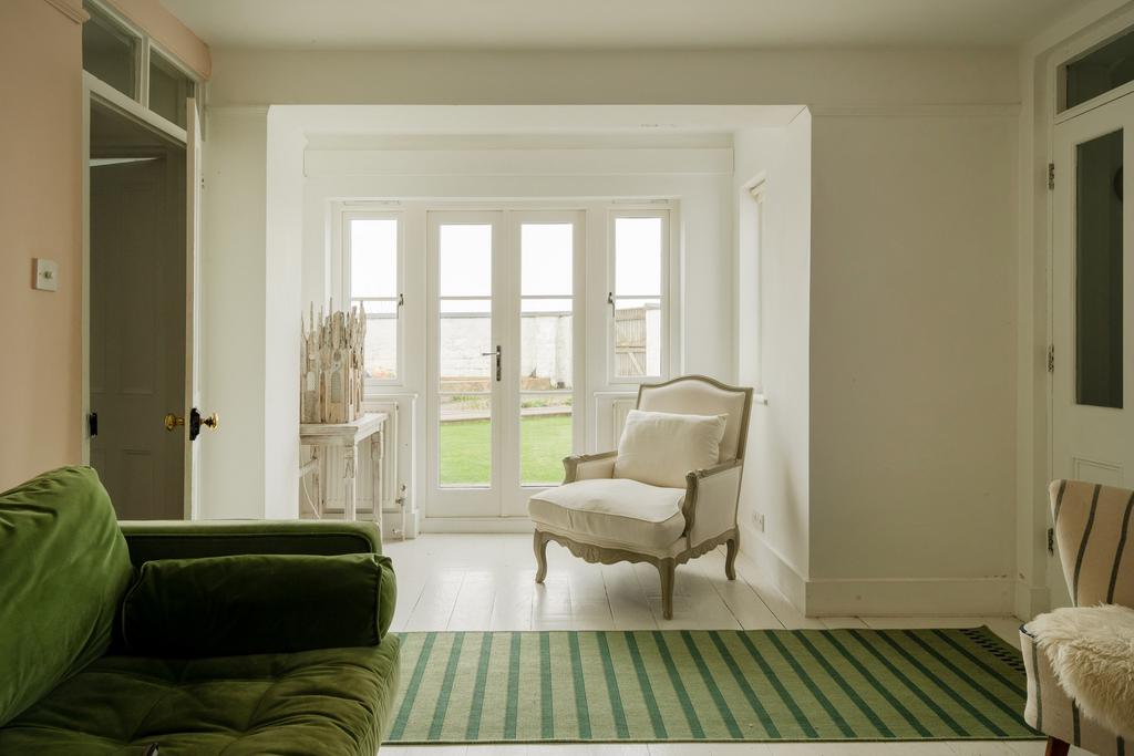 262500 - Trafalgar Cottage, North Road CT14 8 BJ...